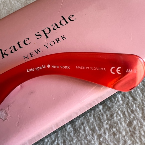 Kate Spade
Sharlotte/S 04D/WI made in slovenia